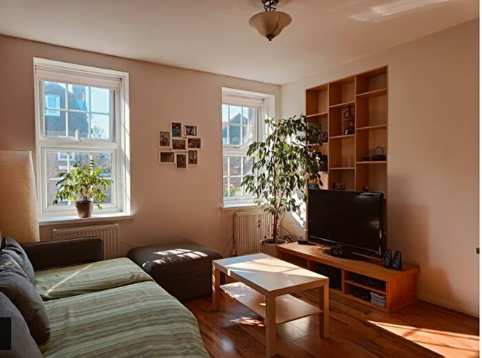 2 Bedroom Flat To Rent In Windmill Road, London, W4
