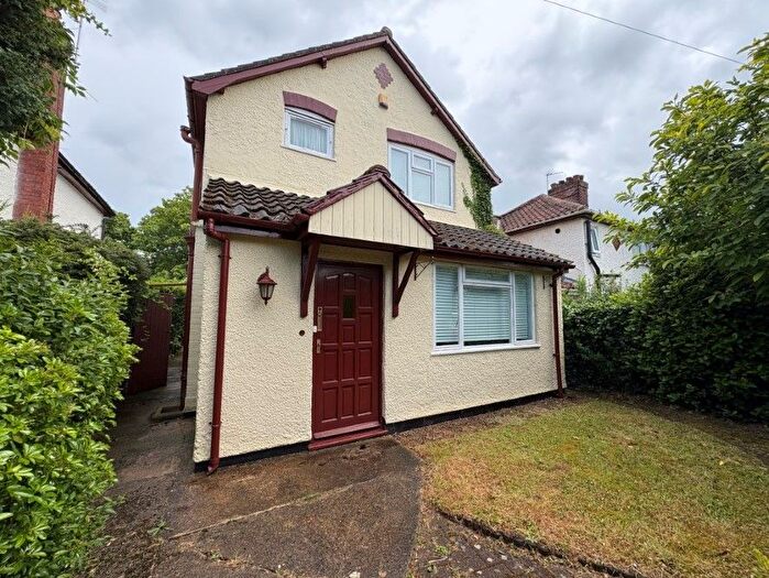 3 Bedroom Detached House For Sale In Corie Road, Norwich, Norfolk, NR4