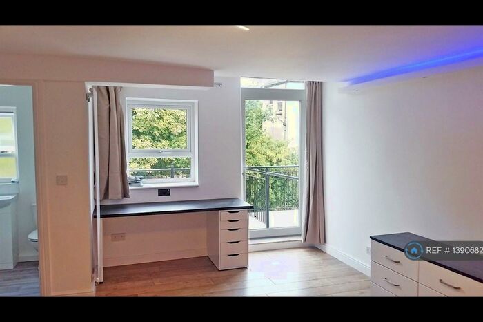 Studio To Rent In Pearson Park Villas, Hull, HU5