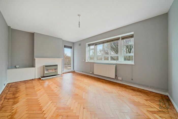3 Bedroom Flat To Rent In Alexandra Road, London, N10