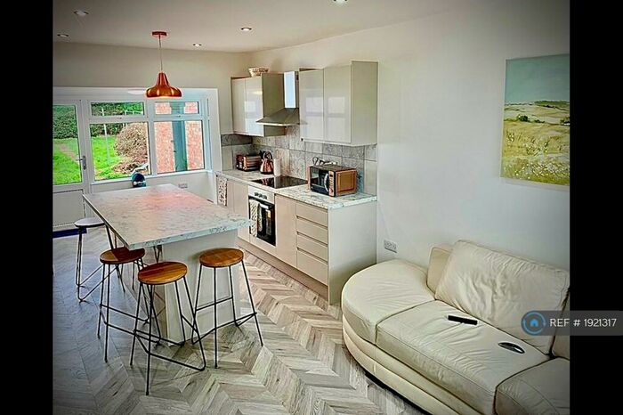 4 Bedroom Semi-Detached House To Rent In Wragby Road, Lincoln, LN2