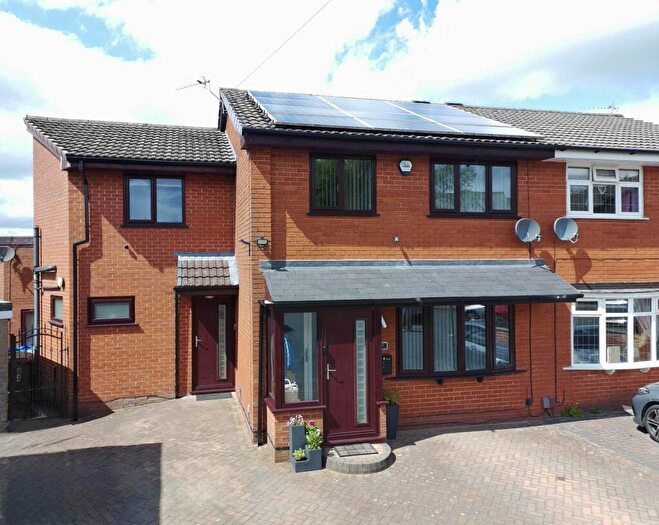 5 Bedroom Retirement Property For Sale In St James Close, Thornham, Rochdale, OL16