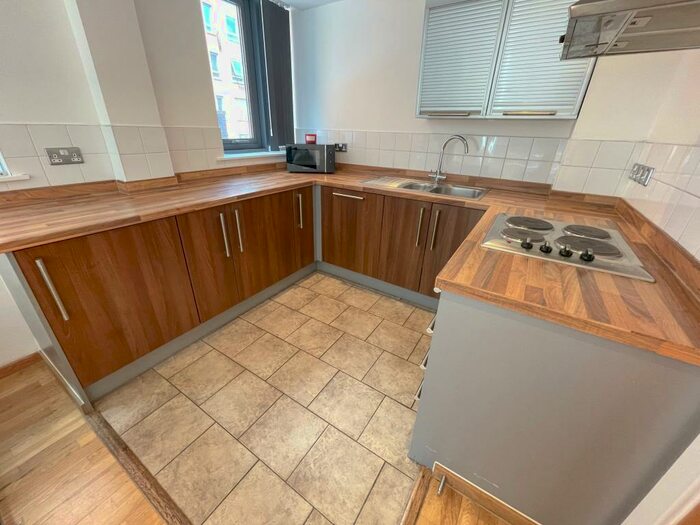 2 Bedroom Flat To Rent In Oldham Street, L1