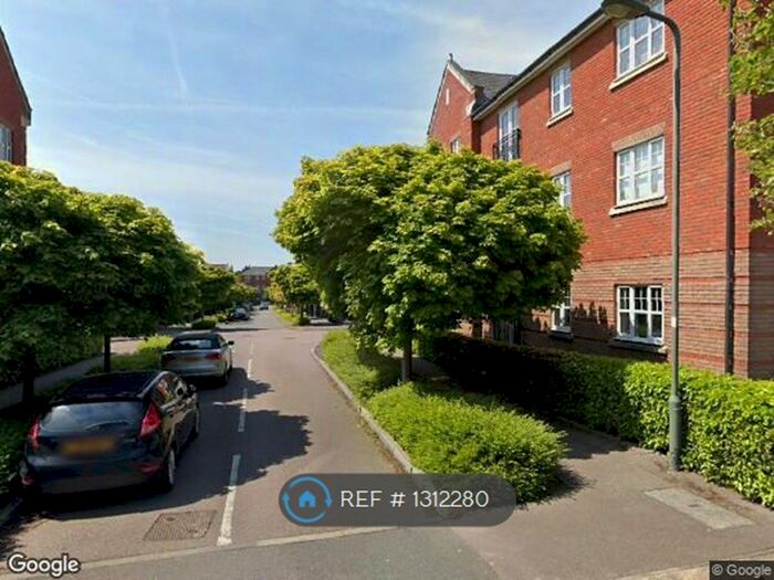 2 Bedroom Flat To Rent In Shillingford Close, London NW7