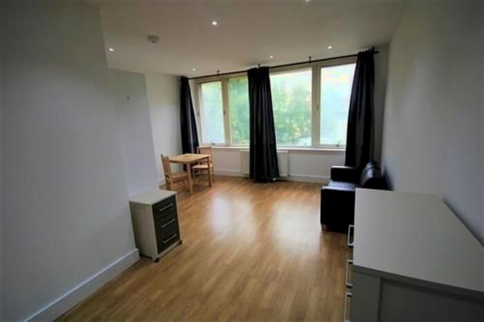Studio To Rent In Natwest House, Shenley Road, Borehamwood, WD6