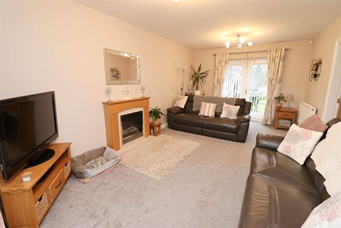5 Bedroom Detached House For Sale In Holly Grove, Gilberdyke, HU15