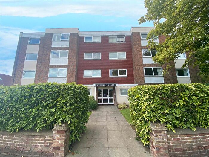 2 Bedroom Flat To Rent In Wakehurst Court, St Georges Road, Worthing, BN11