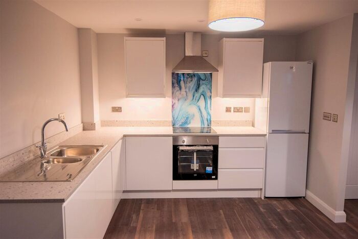 2 Bedroom Flat To Rent In Braeside Gardens, York, YO24