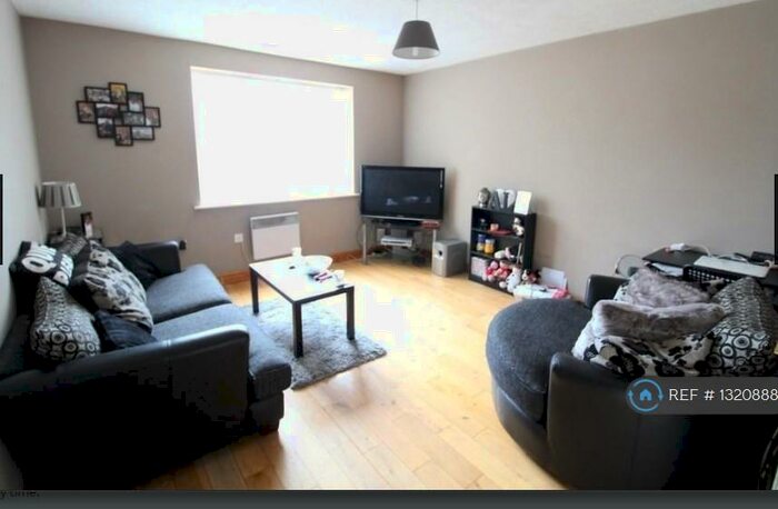 2 Bedroom Flat To Rent In Mayflower Road, Chafford Hundred, Grays, RM16