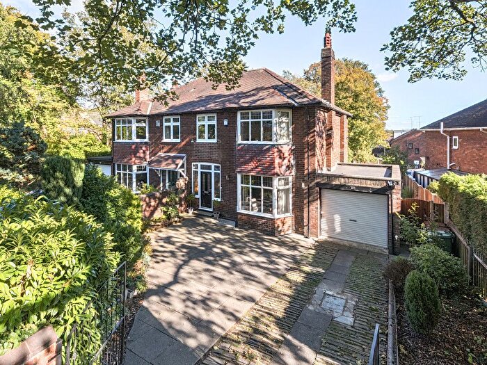 3 Bedroom Semi-Detached House For Sale In College Grove Road, Wakefield, WF1