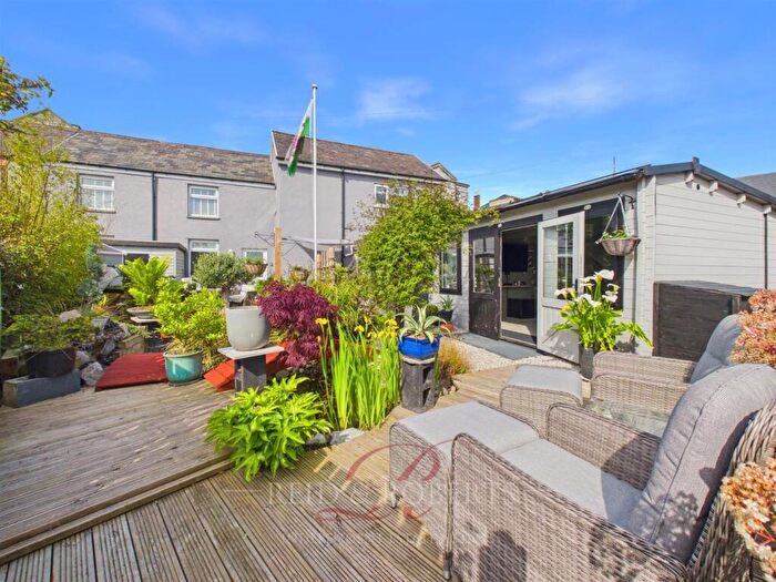 3 Bedroom Semi Detached House For Sale In Stamford Cottages, Halkyn Road, Holywell, CH8