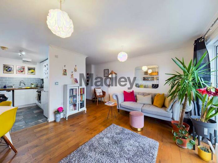 2 Bedroom Property To Rent In Batwa House, Varcoe Road, London, SE16