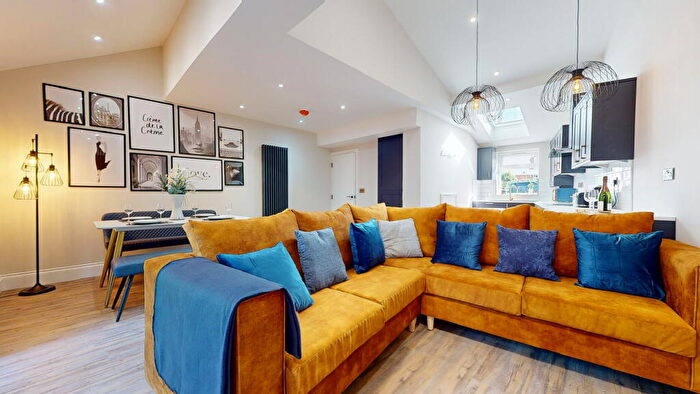 6 Bedroom Terraced House To Rent In Trelawn Crescent, Headingley, Leeds, LS6