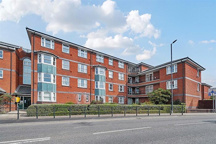 2 Bedroom Flat For Sale In New Park Street, Devizes, SN10