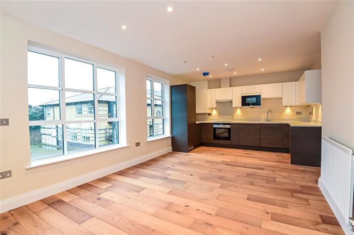1 Bedroom Flat To Rent In Horticultural Place, London, London, W4