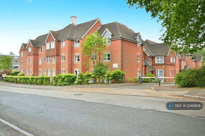 1 Bedroom Flat To Rent In Chaldon Road, Caterham, CR3