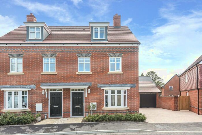 3 Bedroom Semi-Detached House To Rent In Walnut Close, Braishfield, Romsey, Hampshire, SO51