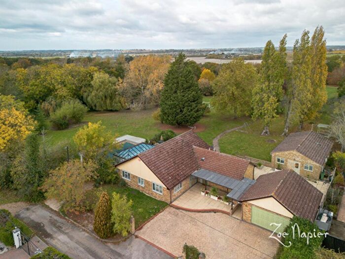 4 Bedroom Bungalow For Sale In Rayleigh, SS6