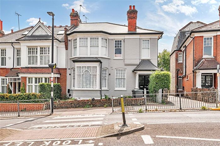 2 Bedroom Flat For Sale In Dukes Avenue, London, N10