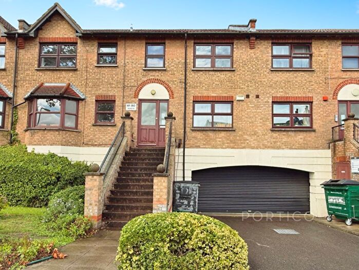 1 Bedroom Flat To Rent In Coppermill Lane, London, E17