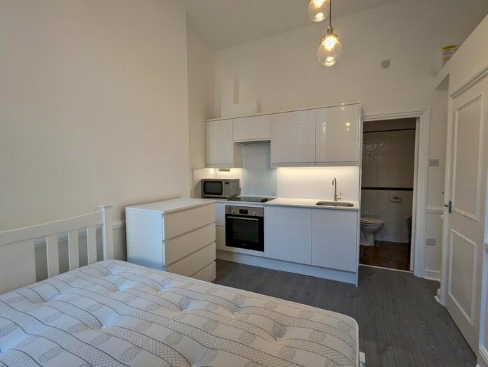 Studio To Rent In Harrington Gardens, Harrington Gardens, SW7