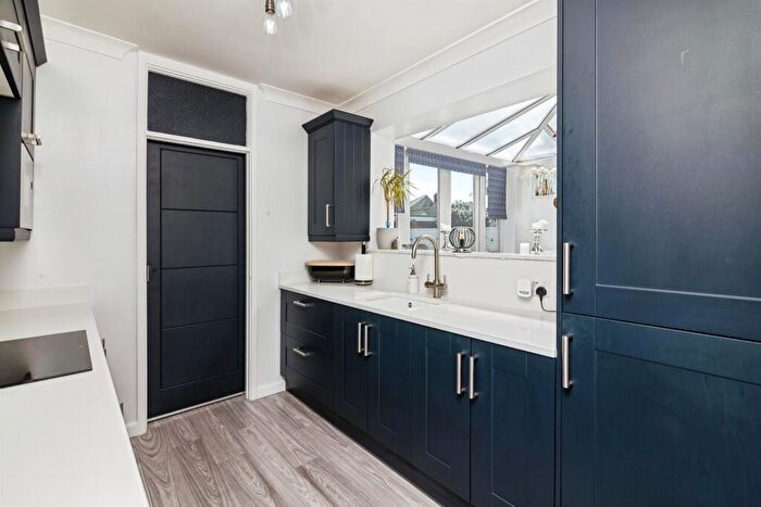3 Bedroom End Of Terrace House For Sale In Queens Road, Lowestoft, NR32