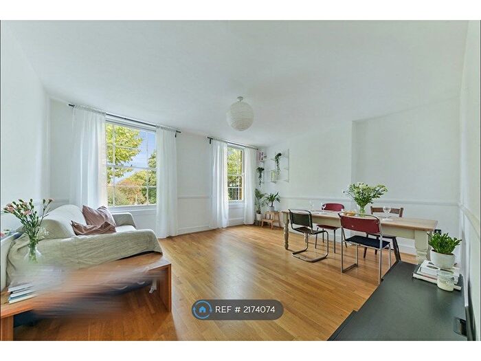 2 Bedroom Flat To Rent In Brunswick Park, London, SE5