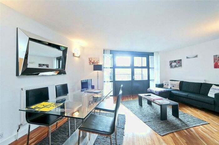 2 Bedroom Flat To Rent In Britton Street, Clerkenwell, London, EC1M