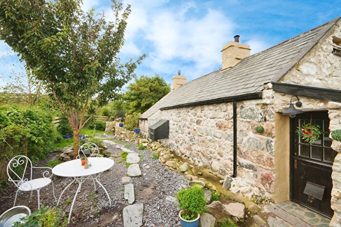 1 Bedroom Cottage For Sale In Llanllyfni, Caernarfon, Gwynedd, LL54