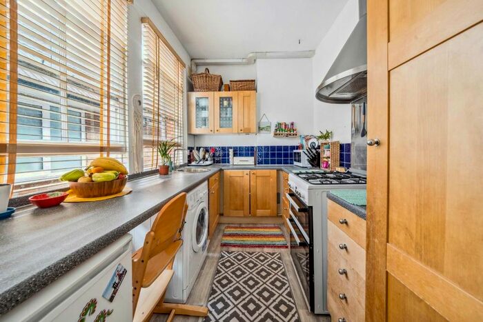 1 Bedroom Flat For Sale In Denton Road, Twickenham, TW1