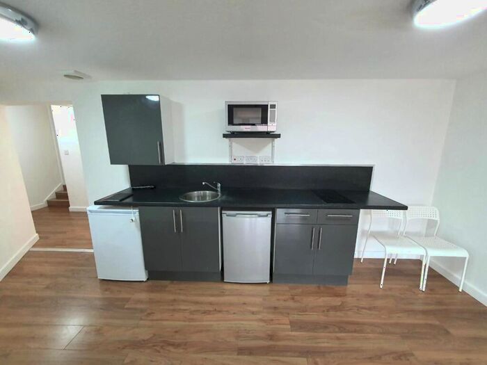 Studio To Rent In Flat City Gate, - St. Sepulchre Gate, Doncaster, DN1