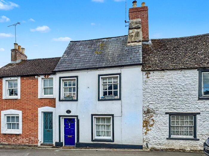 2 Bedroom Character Property For Sale In Bromsgrove, Faringdon, SN7