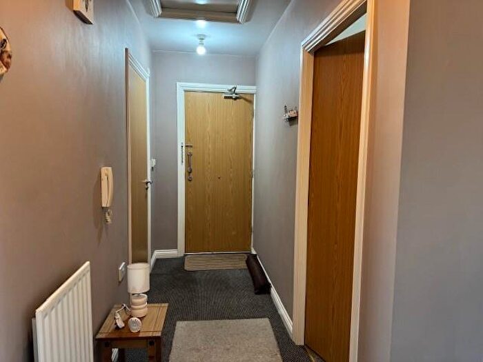 2 Bedroom Flat To Rent In Cornishway, Manchester, M22