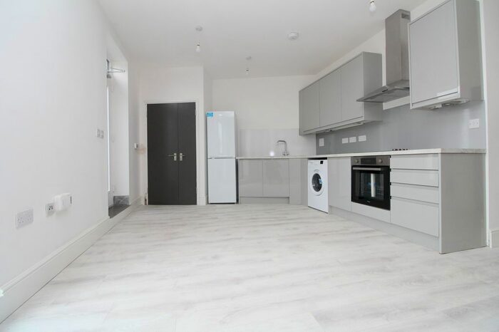 1 Bedroom Flat To Rent In Central Avenue, Welling, DA16