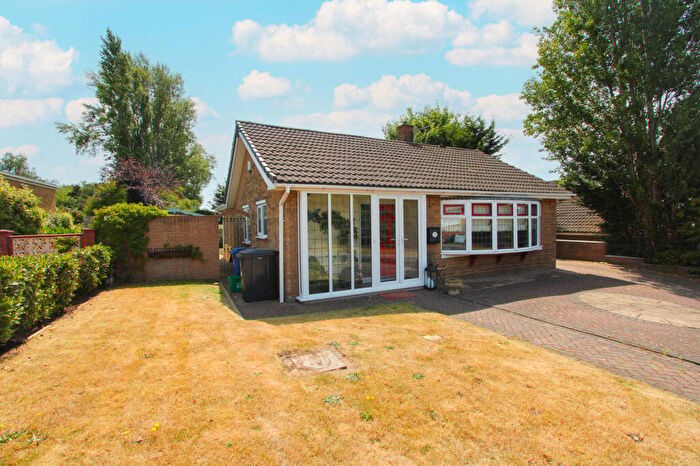 2 Bedroom Detached Bungalow For Sale In Top Hall Road, Bessacarr, Doncaster, DN4