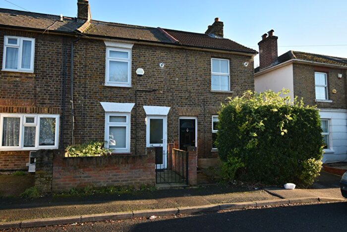 2 Bedroom Terraced House For Sale In Pole Hill Road, Uxbridge, UB10