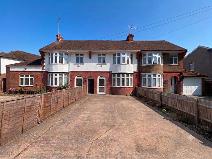 3 Bedroom Terraced House For Sale In The Avenue, Luton, Bedfordshire, LU4