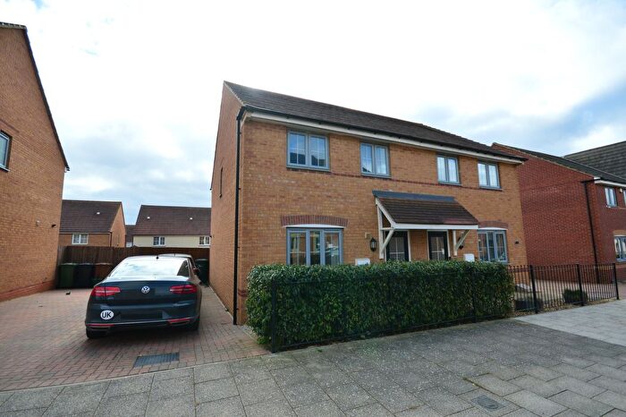 3 Bedroom Semi-Detached House To Rent In Coles Road, Corby, NN17