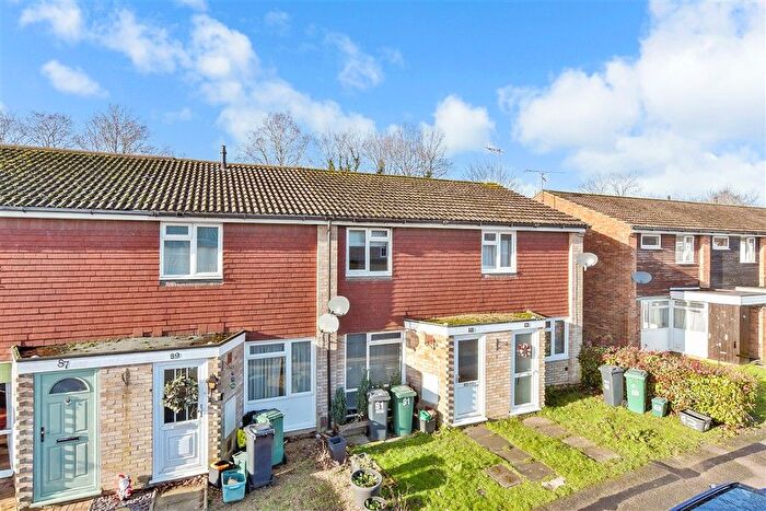 2 Bedroom Terraced House For Sale In Tanyard Way, Horley, Surrey, RH6