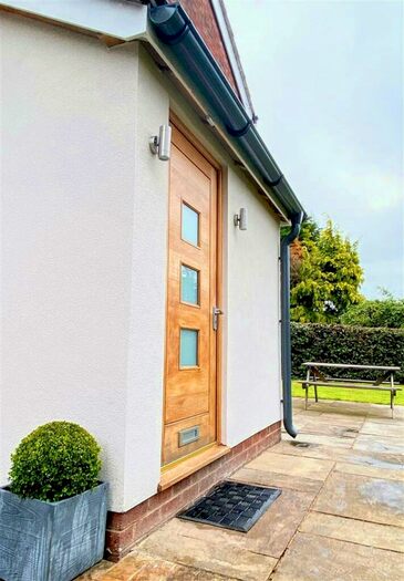 2 Bedroom Apartment To Rent In Redesmere Drive, Alderley Edge, SK9