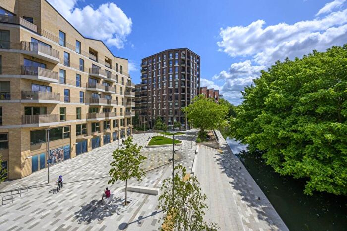 2 Bedroom Apartment For Sale In Apartment - Huntley Wharf, RG1