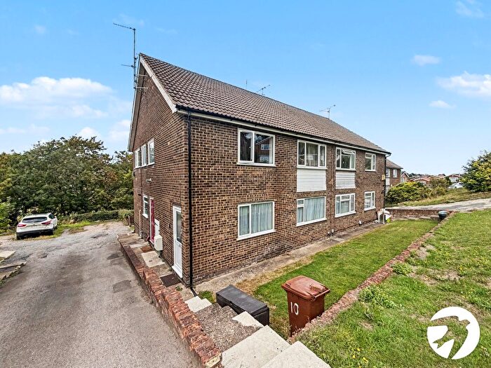 2 Bedroom Maisonette For Sale In Wetheral Drive, Lordswood, Kent, ME5