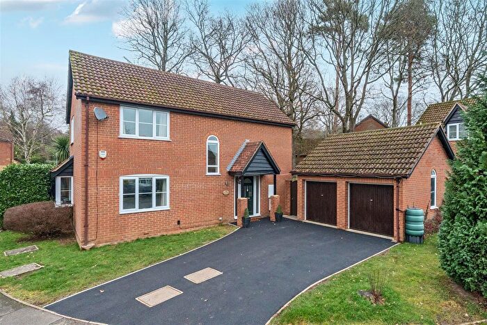 3 Bedroom Detached House For Sale In The Junipers, Wokingham, Berkshire, RG41