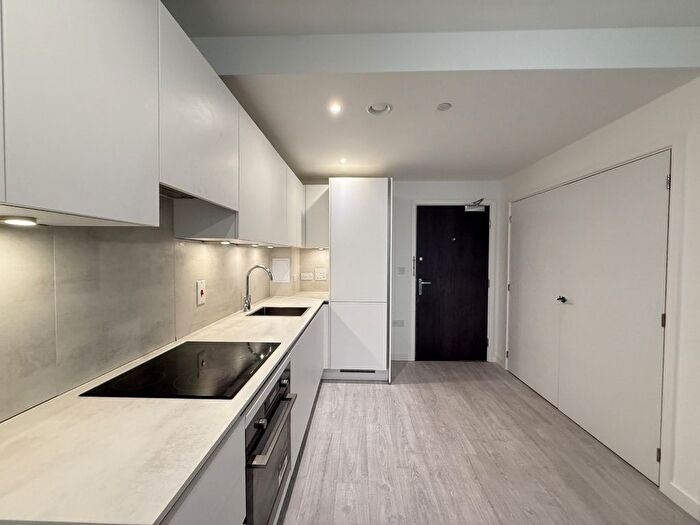 1 Bedroom Flat For Sale In Farine Avenue, Hayes, UB3