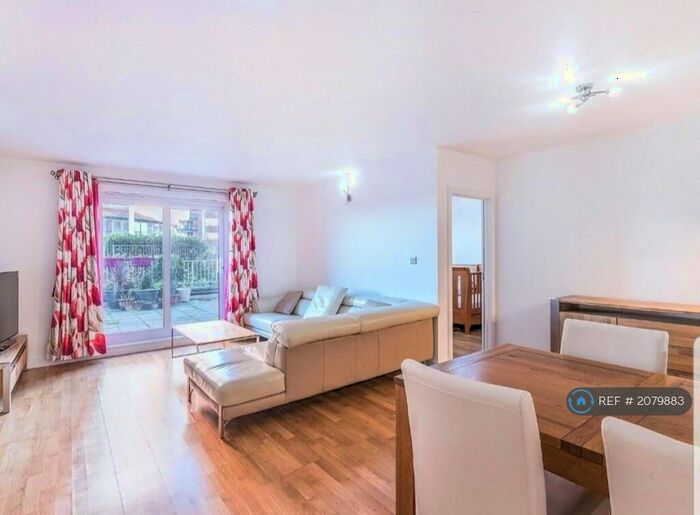 3 Bedroom Flat To Rent In Poseidon Court, London, E14