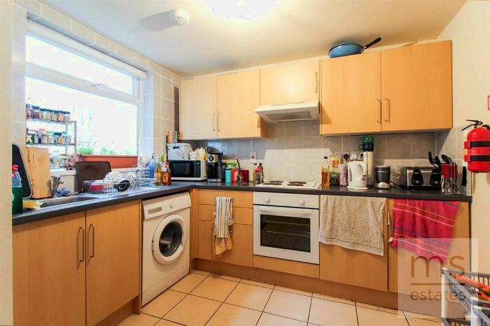 3 Bedroom Terraced House To Rent In Park Road, Lenton, Nottingham, NG7