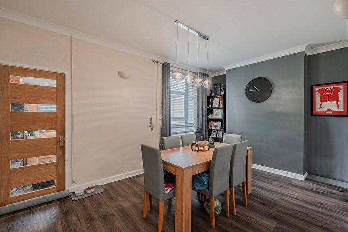 2 Bedroom Terraced House For Sale In Wainfelin Road, Pontypool, NP4