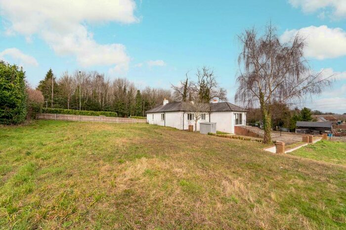 3 Bedroom Bungalow To Rent In Croydon Lane, Banstead, SM7