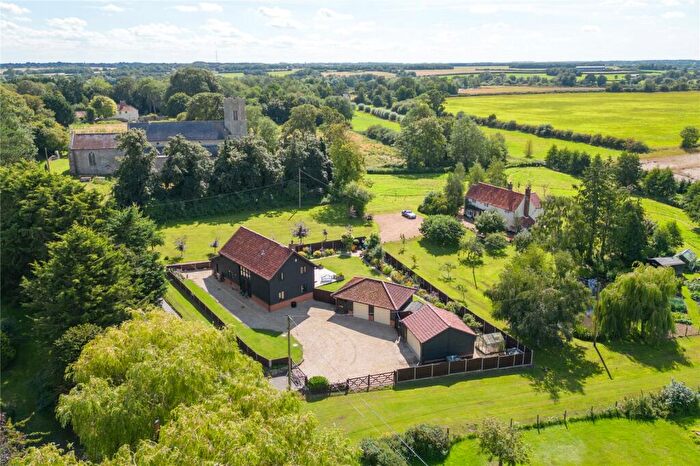 3 Bedroom Detached House For Sale In Bintree Road, Billingford, Dereham, Norfolk, NR20