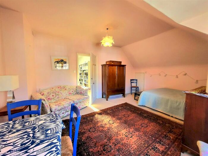 Studio To Rent In Belsize Lane, London, NW3